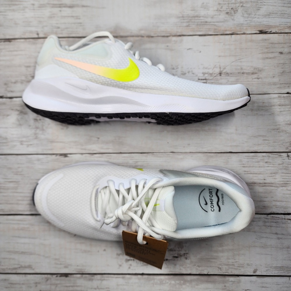 Sz 11 WMNS (Men 9.5) Nike Revolution 7 White/Cyber-Crimson Tint FB2208-103